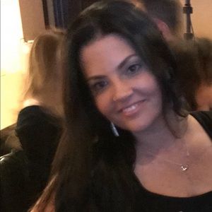 Meet your Posher, Deborah